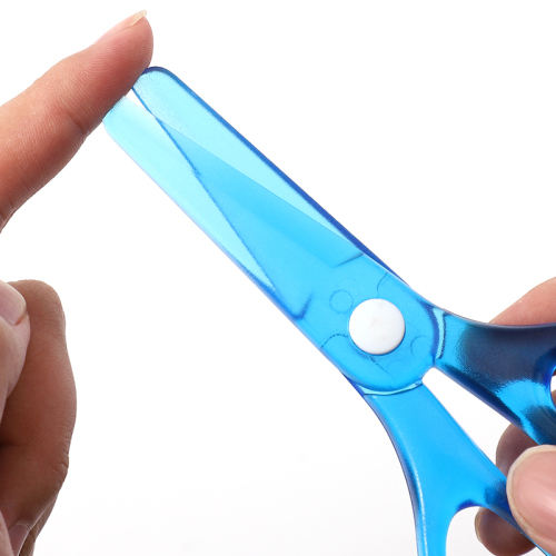 ✂️ Safety Scissors with Protective Cover – Multi-Purpose Cutting Tool