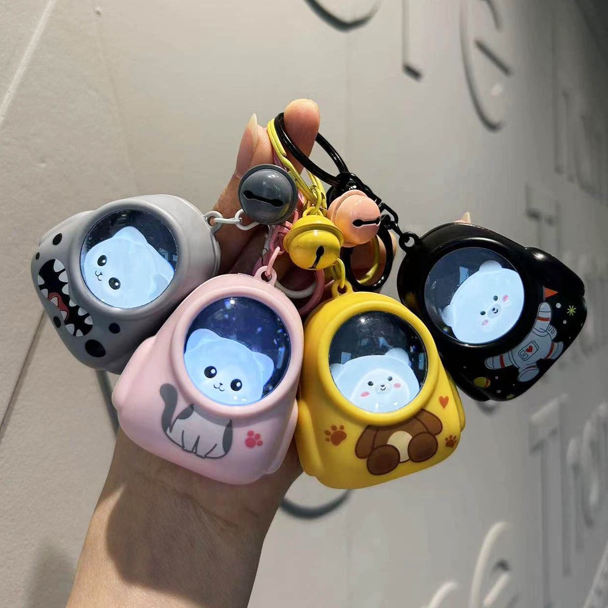 Cute Pet Digital Keychain Toy – Interactive Mini Companion!