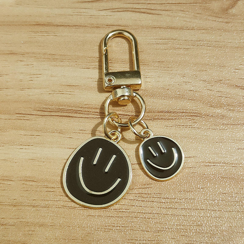 😊✨ Smiley Face Keychain – Cute &amp; Trendy Bag Charm ✨😊