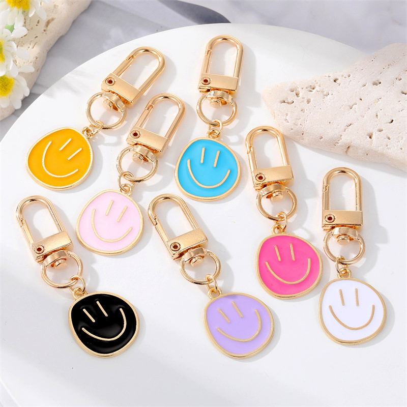 😊✨ Smiley Face Keychain – Cute &amp; Trendy Bag Charm ✨😊