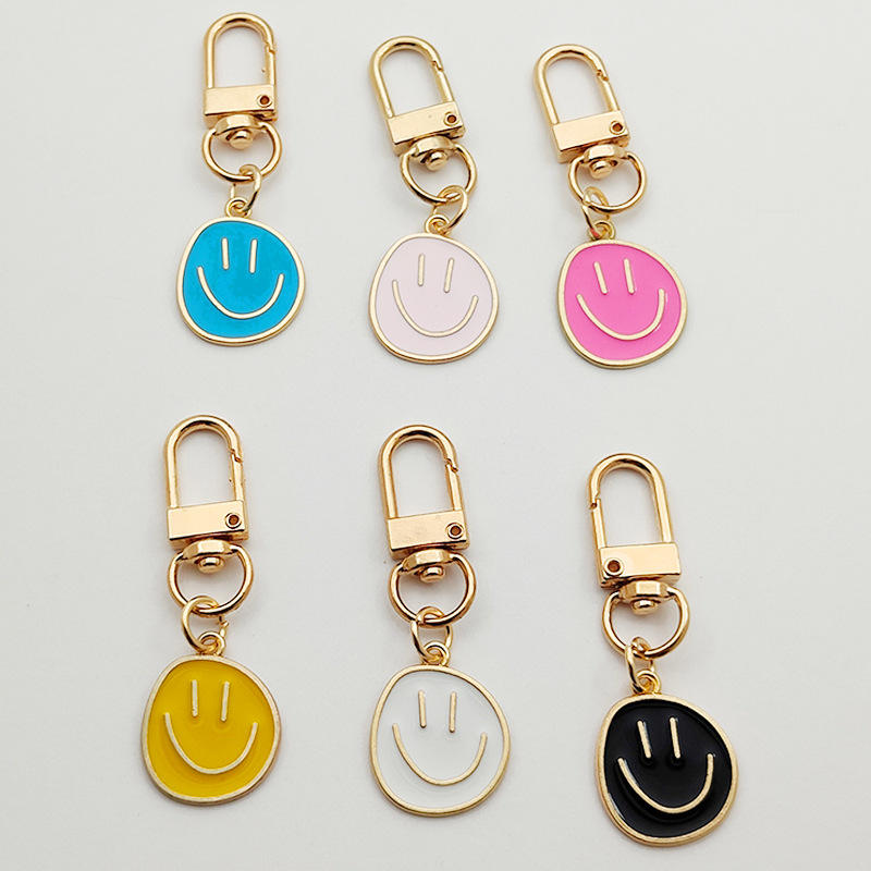 😊✨ Smiley Face Keychain – Cute &amp; Trendy Bag Charm ✨😊