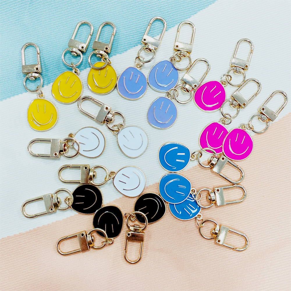 😊✨ Smiley Face Keychain – Cute &amp; Trendy Bag Charm ✨😊