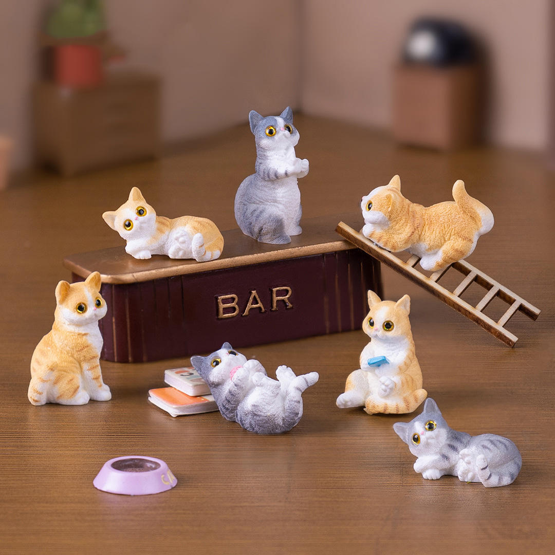Cute Mini Cat Figurines Set – Adorable Cat Miniatures for Desk & Home Decoration