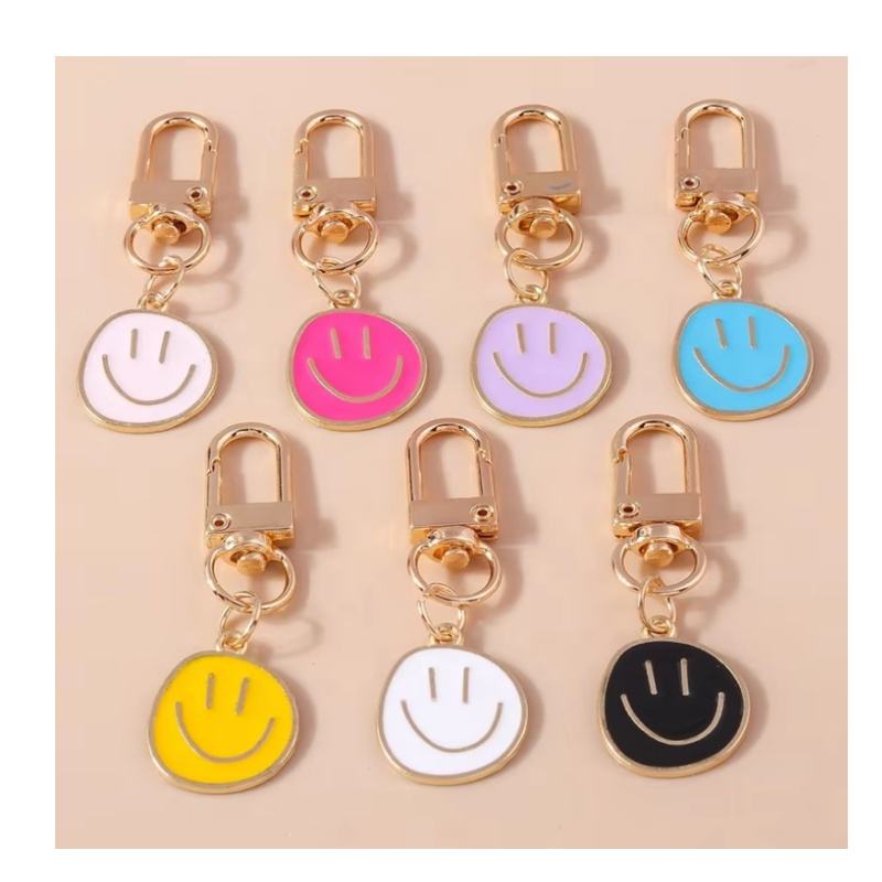 😊✨ Smiley Face Keychain – Cute &amp; Trendy Bag Charm ✨😊