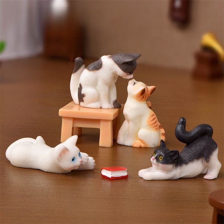 Cute Mini Cat Figurines Set – Adorable Cat Miniatures for Desk & Home Decoration