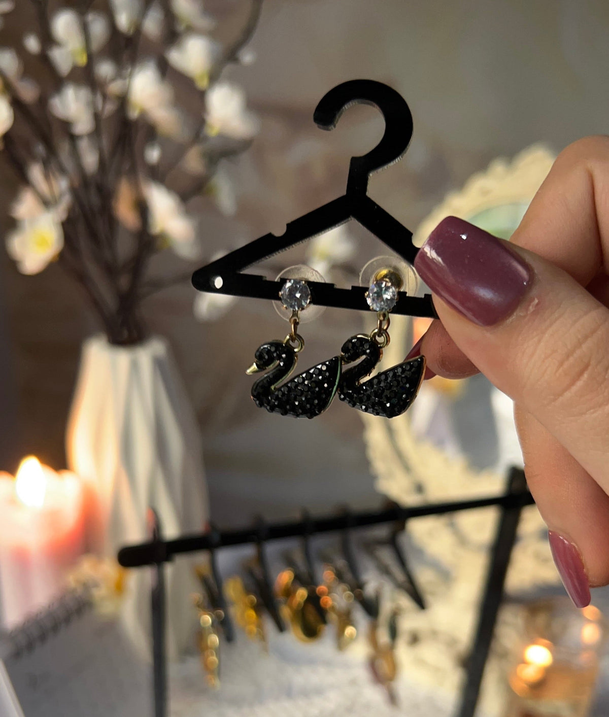 Elegant Acrylic Jewelry Organizer – with mini hangers
